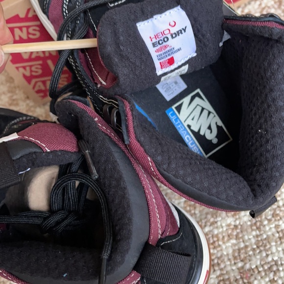 Vans Ultrarange EXO Hi Mte Port Royal/MarshmallowW - Picture 15 of 16